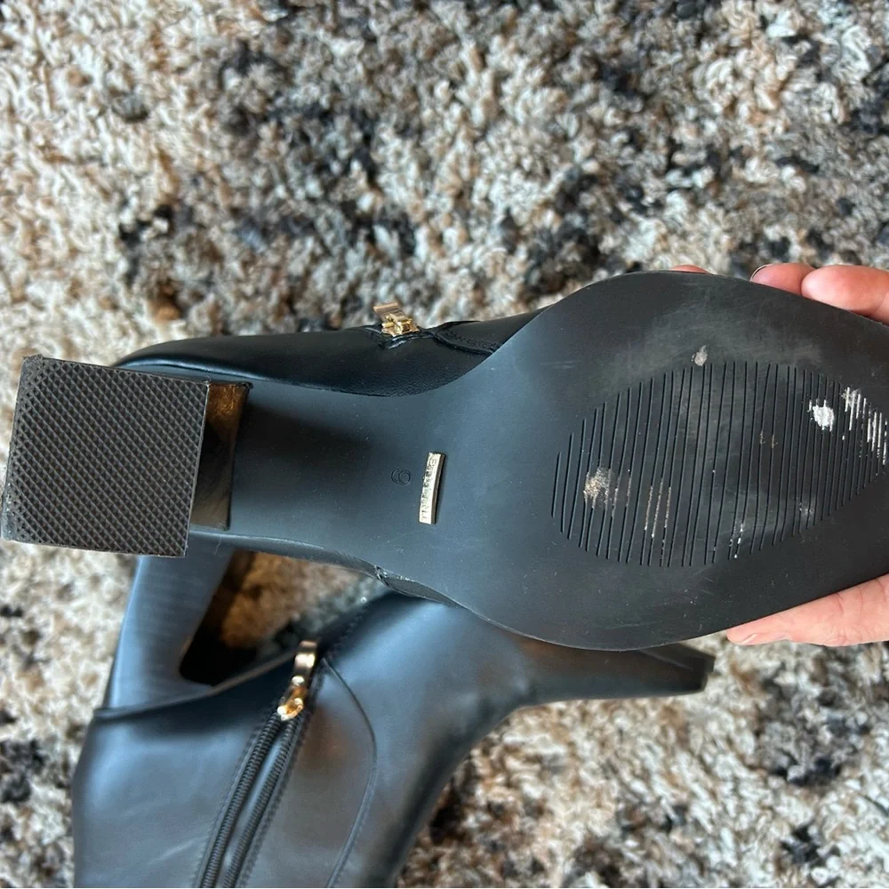 Black ankle high booties - Picture 5 of 7